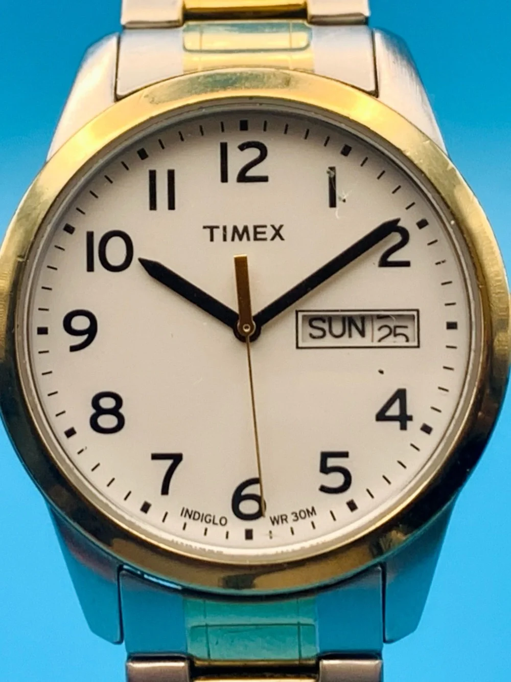 TIMEX Men’s 2012 Quartz Wristwatch Indiglo Easy Read Day Date Works New Battery